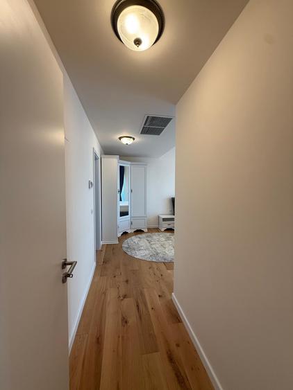 Apartament cu 4 camere decomandat, mobilat în Băneasa
