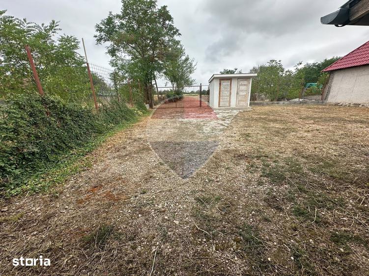 Casă cu 4 camere cu Teren 2442 Mp în Căpâlna