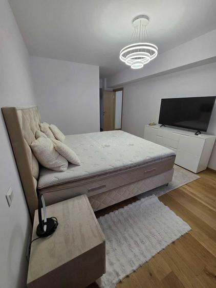 Apartament cu 3 camere decomandat în Pipera