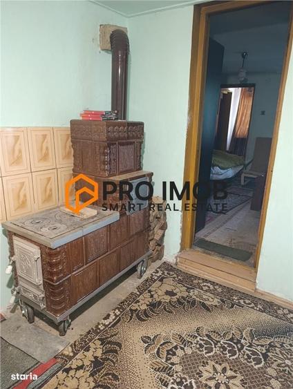 Casă cu 4 camere semidecomandat în Merei