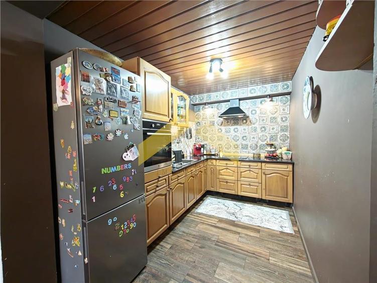 Casă individuală cu 6 camere cu Piscina în Cladova