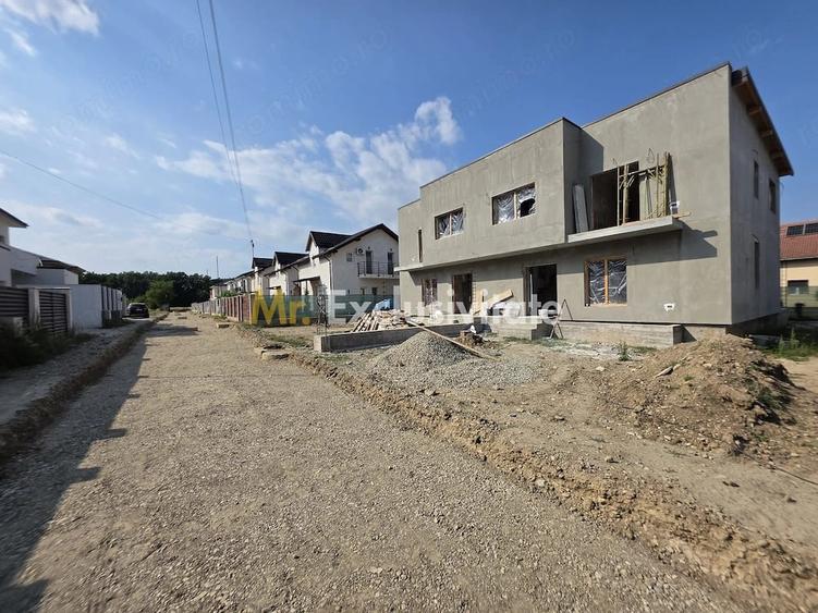 Casă cu 6 camere cu Teren 300 Mp în Big-Bascov