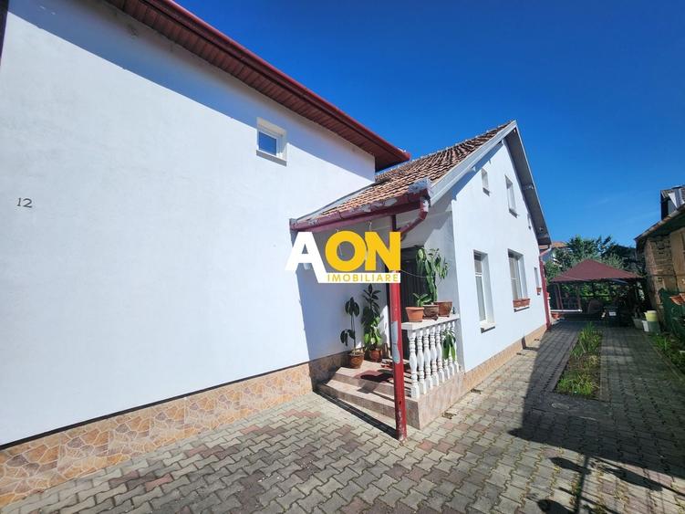 Casă individuală cu 5 camere cu Canalizare în Cetate