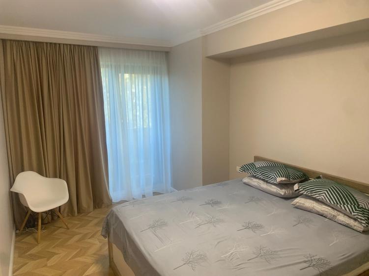 Apartament cu 3 camere în Central — fotografia 3