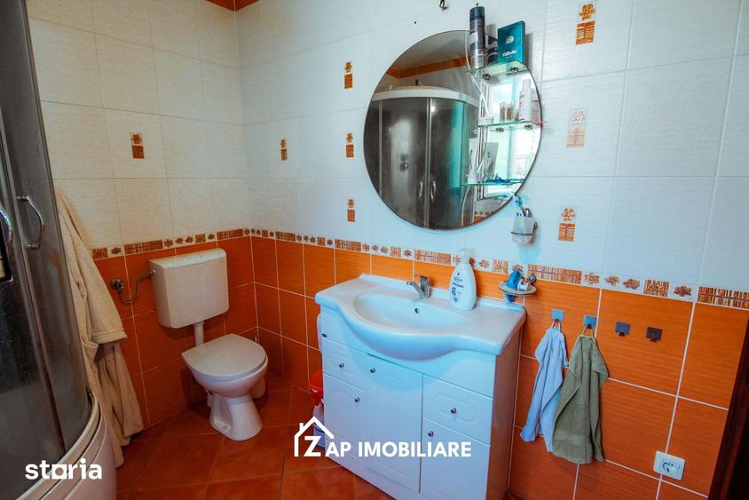 Casă cu 5 camere cu Teren 900 Mp în Unirii