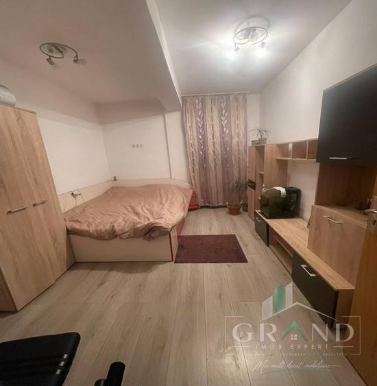 Apartament cu 2 camere semidecomandat, mobilat în Baciu