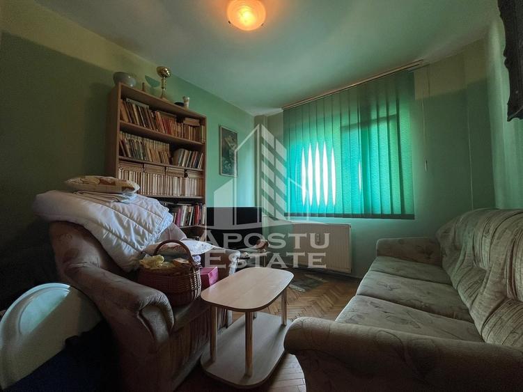 Apartament cu 4 camere decomandat, mobilat în Malul Mureșului