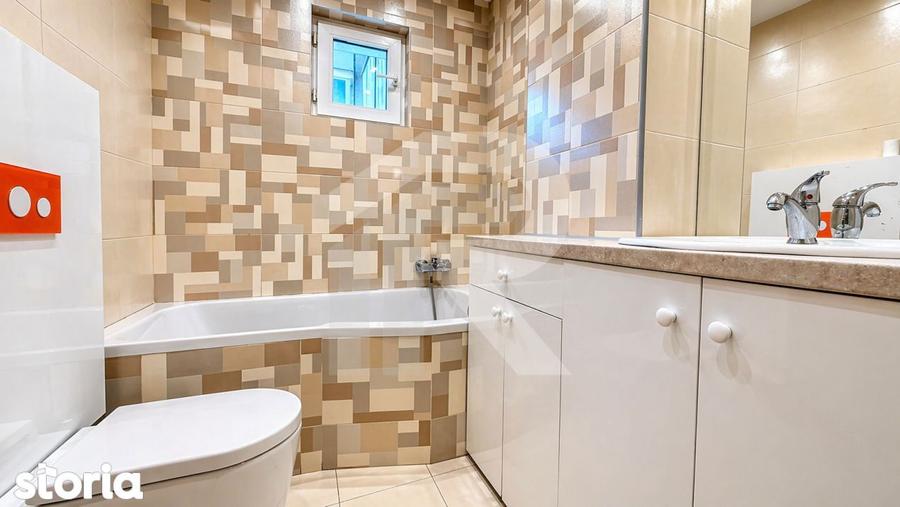 Apartament cu 3 camere, mobilat în Tei