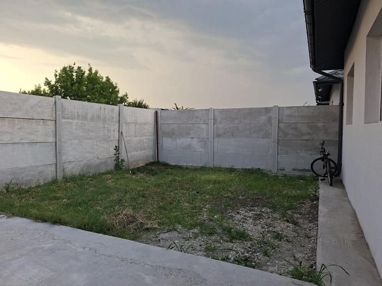 Casă individuală cu 3 camere cu Canalizare în Cornetu