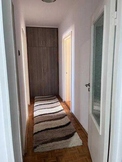 Apartament cu 3 camere semidecomandat în Cantemir
