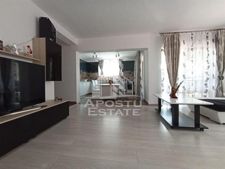 Casă cu 5 camere cu Teren 352 Mp în Moșnița Veche
