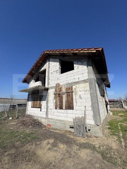Casă individuală cu 4 camere cu Teren 420 Mp în Cernele