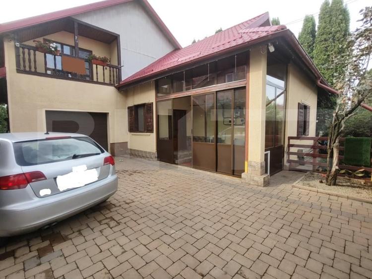 Casă individuală cu 6 camere cu Garaj în Central