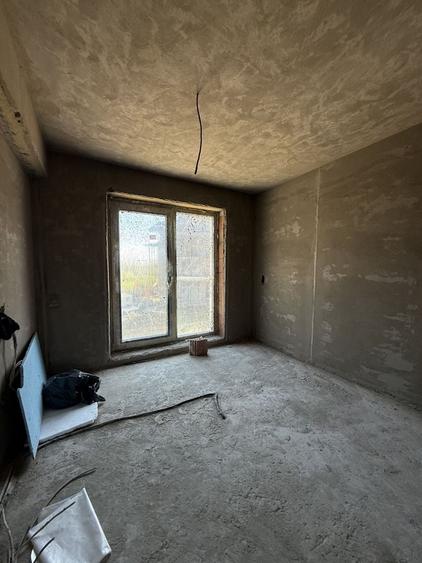 Duplex cu 5 camere cu Canalizare în 1 Decembrie 1918