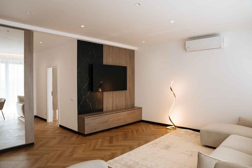 Apartament cu 3 camere decomandat, mobilat în Central