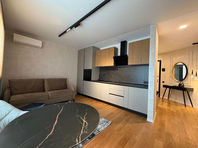 Apartament cu 2 camere semidecomandat, mobilat în Barbu Văcărescu