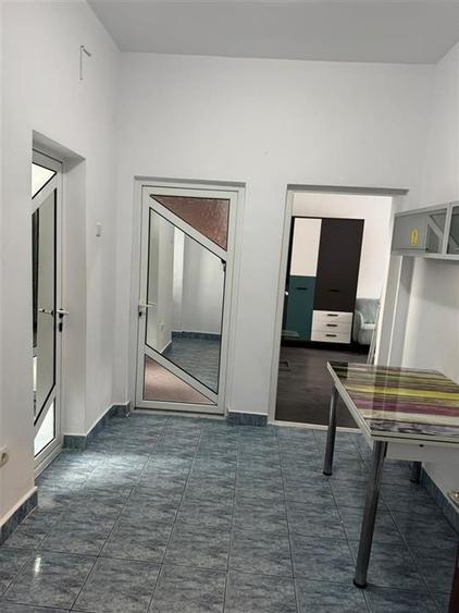 Apartament cu 2 camere decomandat, mobilat în Centru Civic