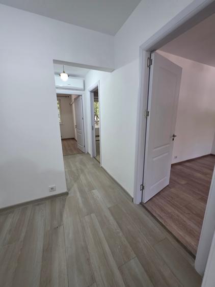 Apartament cu 3 camere decomandat în P-ța Reșița