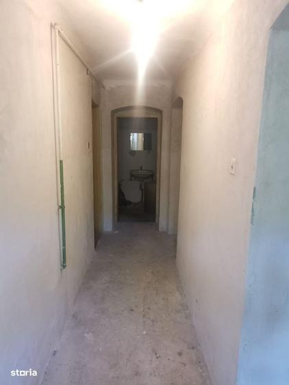 Casă cu 3 camere în Central