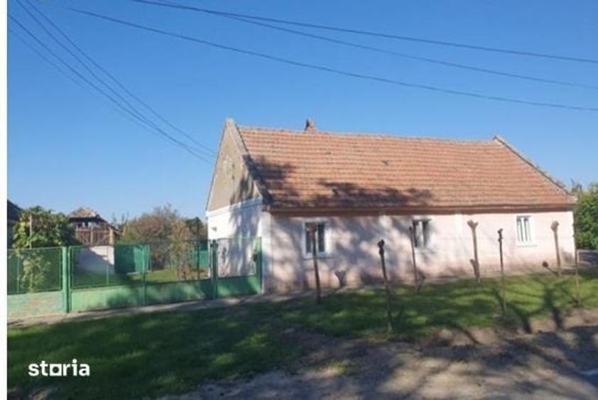 Casă cu 2 camere cu Teren 1386 Mp în Central