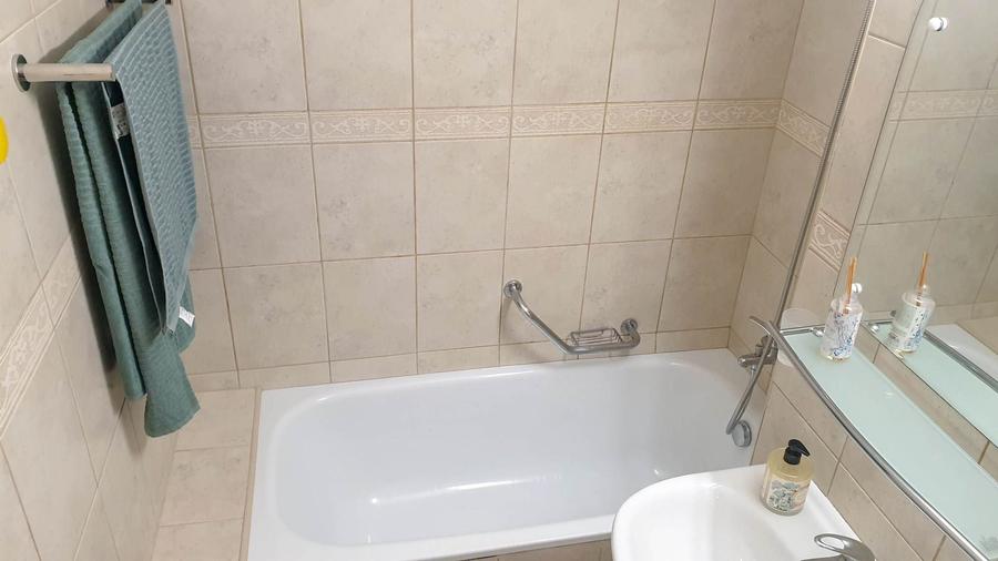 Apartament cu 2 camere semidecomandat, mobilat în Victoriei