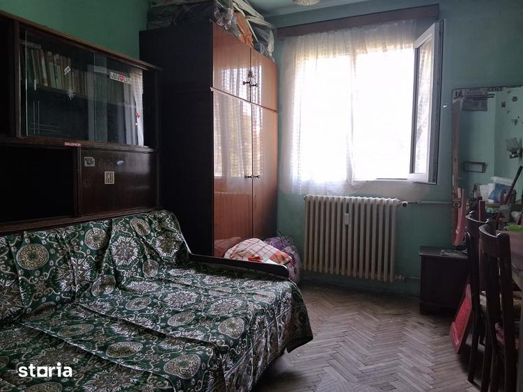 Apartament cu 3 camere decomandat în Titan