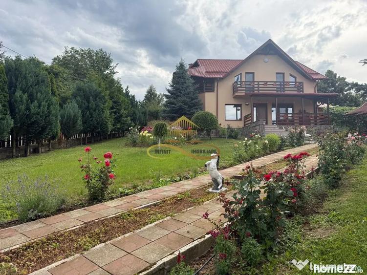Casă cu 5 camere cu Teren 760 Mp în Măgura