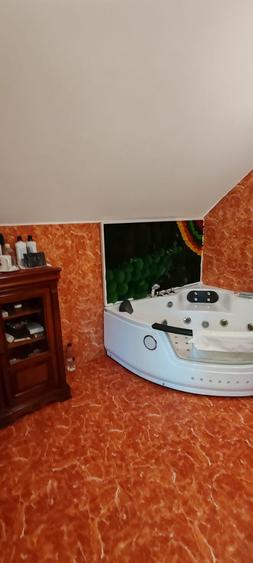 Casă individuală cu 5 camere cu Canalizare în Tătărași