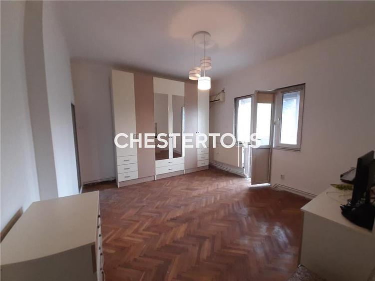 Apartament cu 3 camere decomandat, mobilat în Unirii