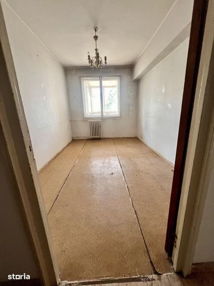 Apartament cu 3 camere decomandat în Vatra Luminoasă