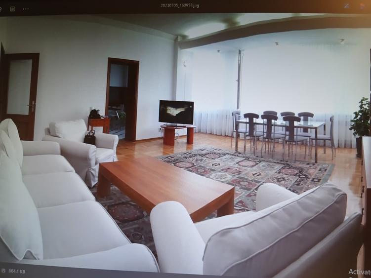 Apartament cu 3 camere decomandat în Primăverii