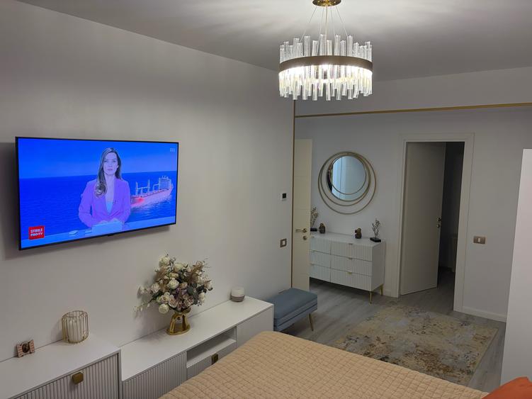 Apartament cu 4 camere decomandat în Central