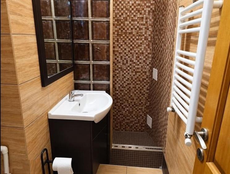 Apartament cu 4 camere decomandat în Decebal