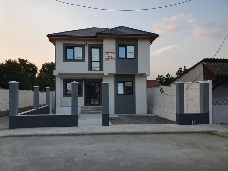Casă cu 4 camere în Central