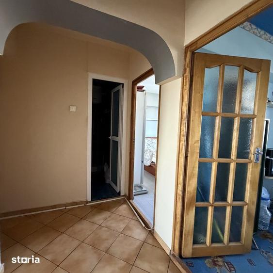Apartament cu 4 camere decomandat, mobilat în Crângași