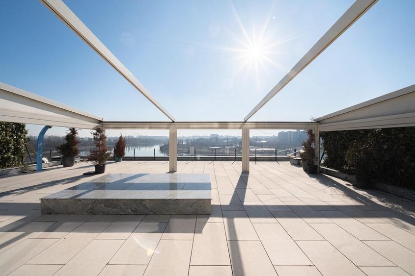 Penthouse cu 5 camere decomandat în Barbu Văcărescu
