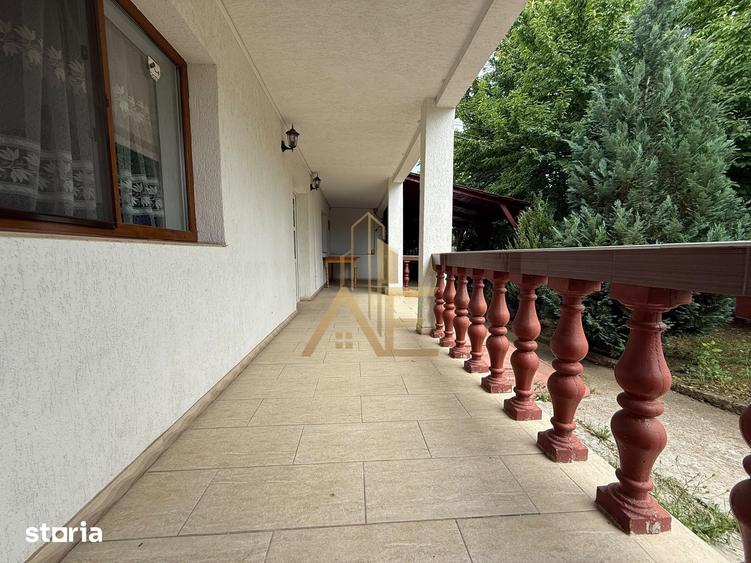 Casă cu 3 camere cu Teren 1100 Mp în Central