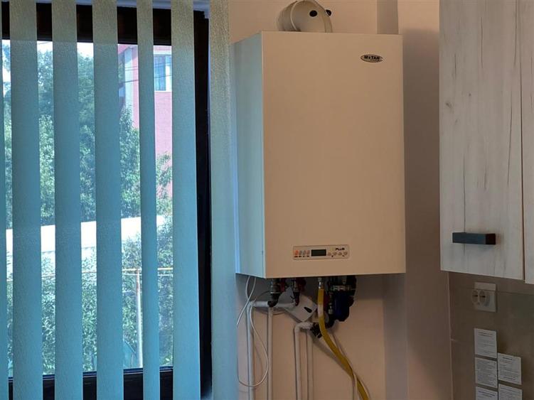 Apartament cu 3 camere decomandat în Păcurari