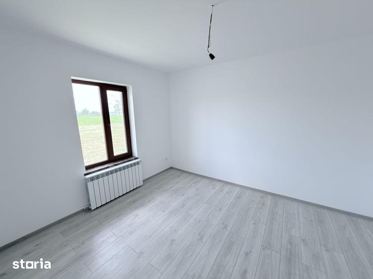 Casă cu 3 camere cu Teren 1000 Mp în Stăuceni