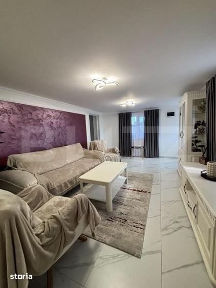 Casă cu 5 camere decomandat cu Teren 3600 Mp în Central