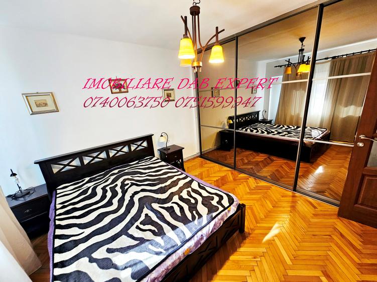 Apartament cu 3 camere decomandat în Piața Centrală