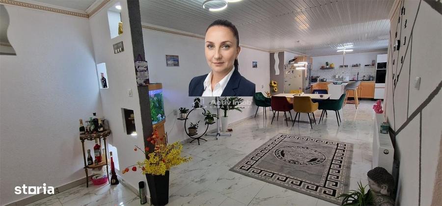 Casă cu 4 camere în Muncitoresc