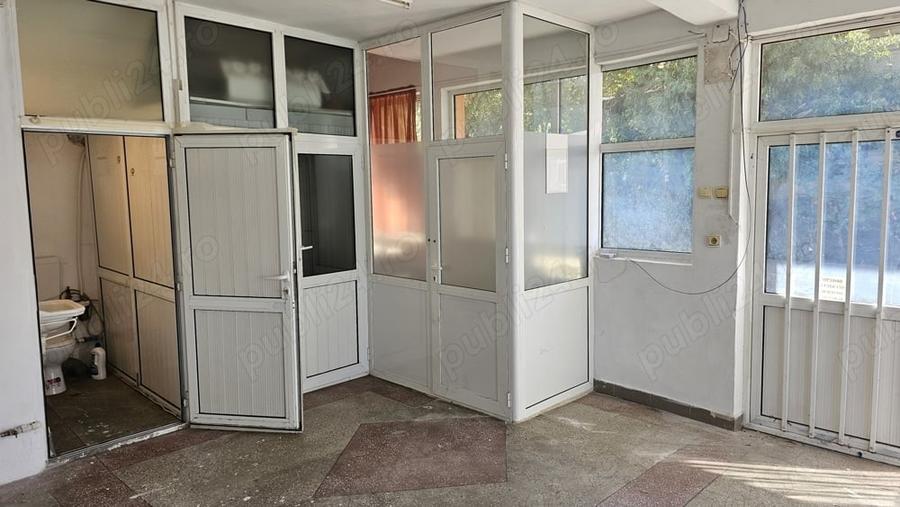 Spațiu comercial, de 50 mp, în Central