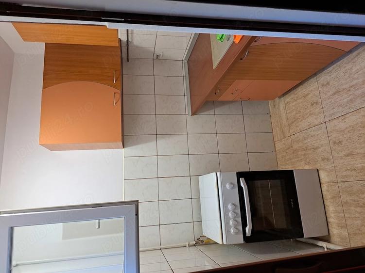 Apartament cu 2 camere semidecomandat în P-ța Doina