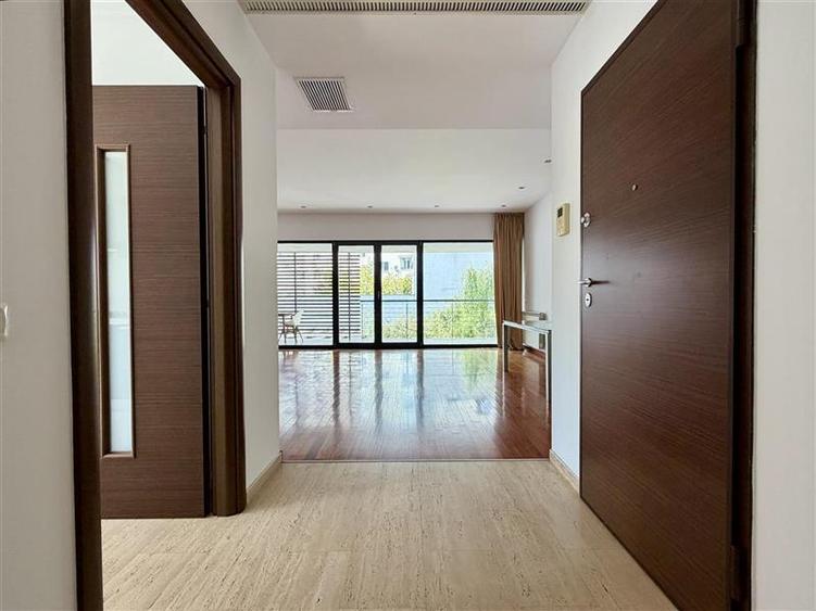 Apartament cu 4 camere decomandat în Dorobanți