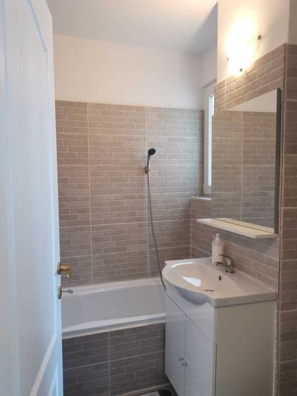 Apartament cu 2 camere decomandat în Eroii Revoluției