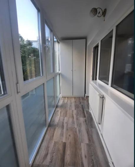 Apartament cu 3 camere decomandat în Tineretului