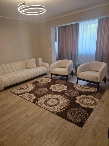 Apartament cu 2 camere semidecomandat în Girocului