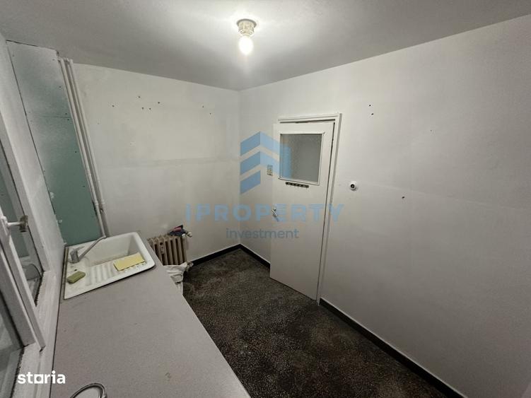 Apartament cu 3 camere semidecomandat în Central