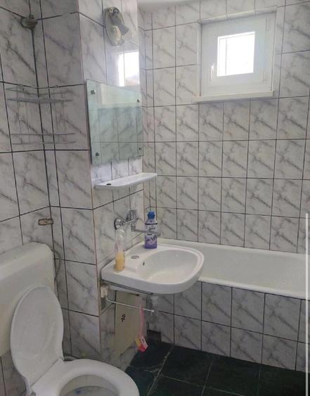 Apartament cu 2 camere decomandat în Precista